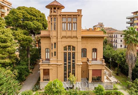 Foto esterna di Villa Rosa, dimora storica in stile Liberty a Padova