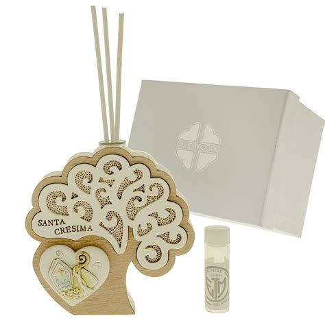 Illustrazione di una bomboniera per Cresima con simboli religiosi e elementi naturali