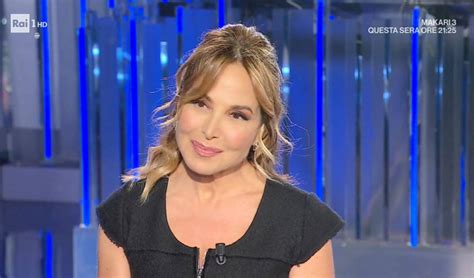 Barbara D'Urso in uno dei suoi programmi televisivi