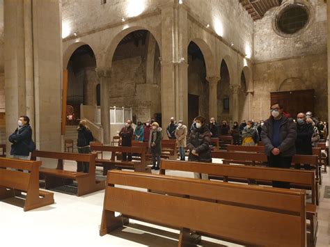 Membri della Fraternità di Comunione e Liberazione in un momento di condivisione